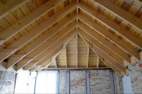Cet appartement sduisant a fait lobjet de travaux de rnovation qui restent  achever.