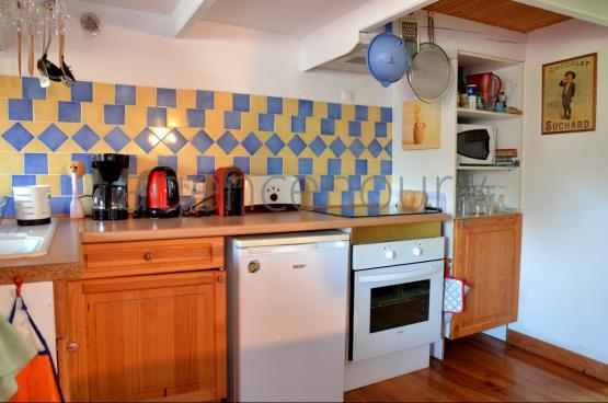 Certains apprcieront le caractre un peu biscornu de cet appartement original dont les deux niveaux ont t ingnieusement amnags.