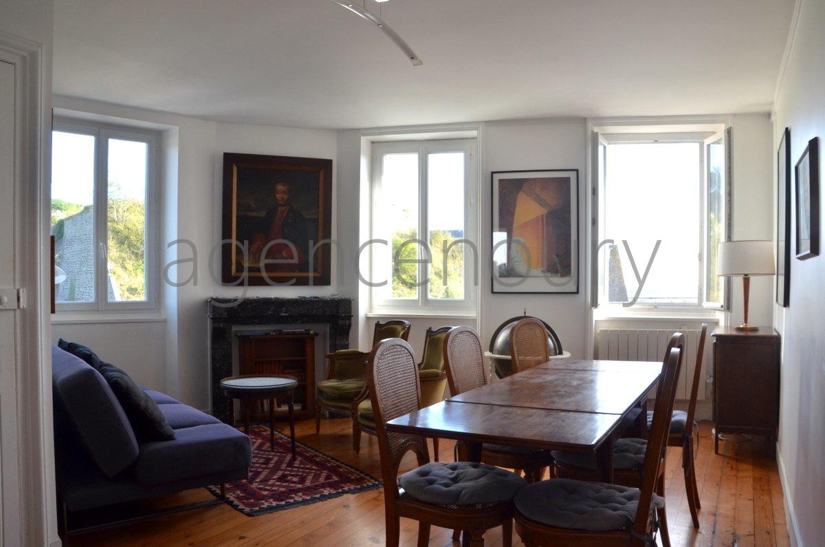 La vue dont on jouit depuis le salon de cet appartement est rellement envoutante.