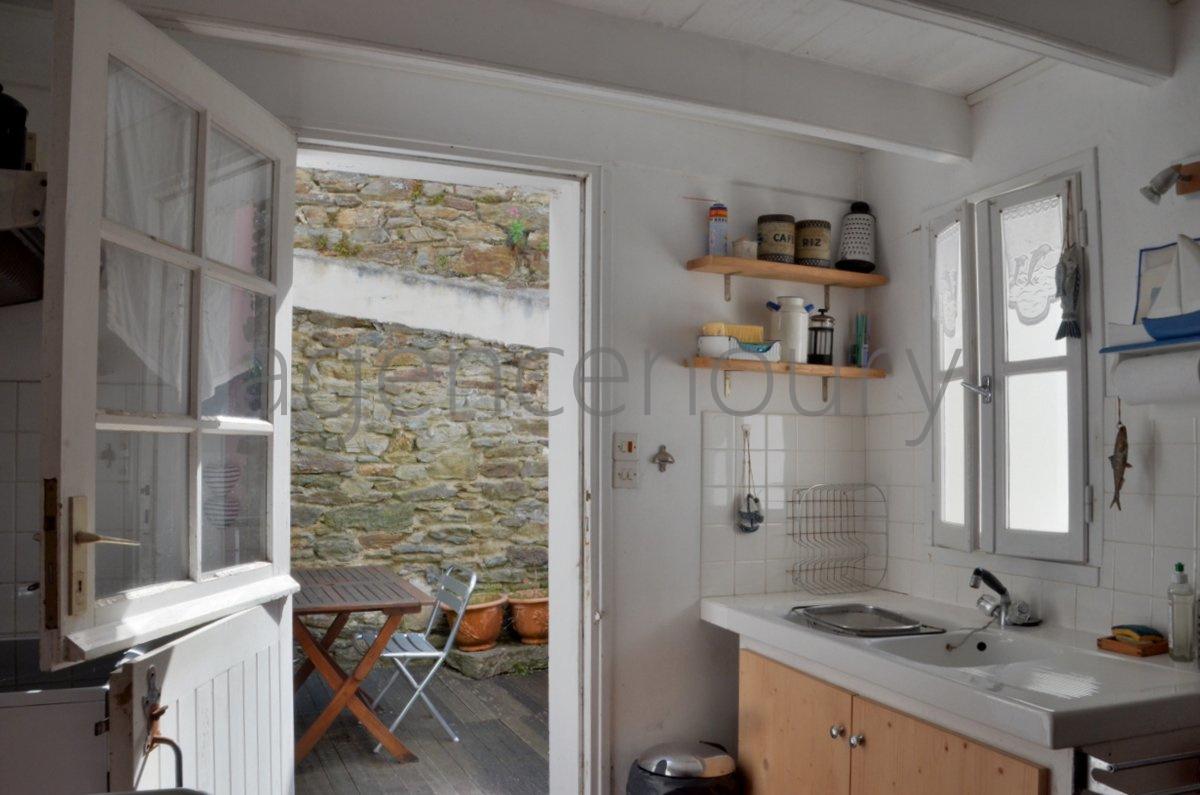 Rarissime � Palais, cet appartement b�n�ficie de deux terrasses ensoleill�es jusqu'au soir en �t�. 