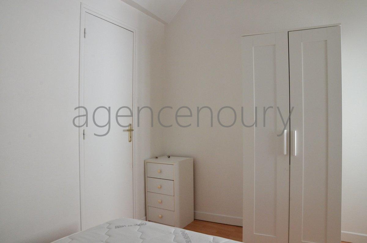 Cet appartement situ� au c�ur de Le Palais b�n�ficie d'un agr�able d�gagement visuel.