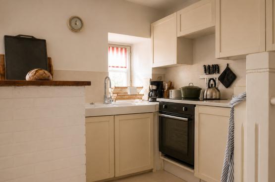Charmante maison de ville avec ext�rieur arbor� au calme dans le centre de Palais