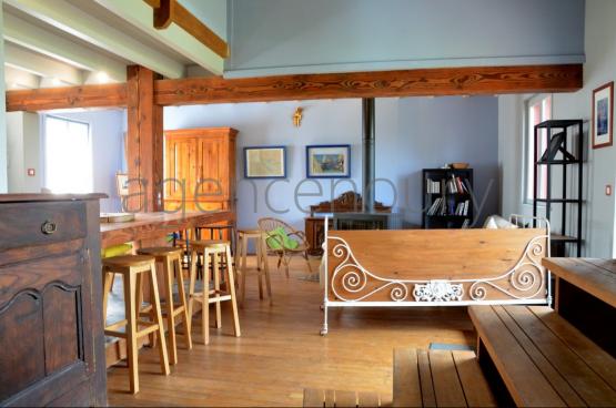 Nous avons t sensibles  la chaleureuse atmosphre, dtendue et cosy de cette confortable habitation.