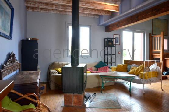 Nous avons t sensibles  la chaleureuse atmosphre, dtendue et cosy de cette confortable habitation.