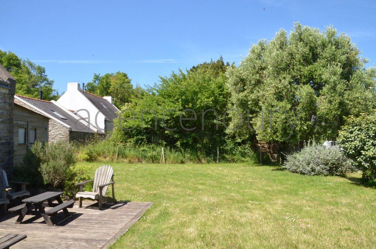 A cinq minutes � pied d'une plage intimiste, cette petite maison ancienne, simple, chaleureuse nous a imm�diatement s�duits.