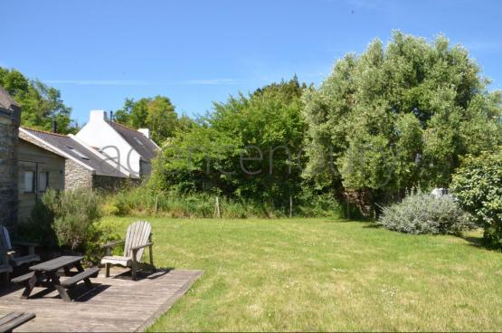 A cinq minutes � pied d'une plage intimiste, cette petite maison ancienne, simple, chaleureuse nous a imm�diatement s�duits.