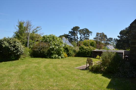 A cinq minutes � pied d'une plage intimiste, cette petite maison ancienne, simple, chaleureuse nous a imm�diatement s�duits.