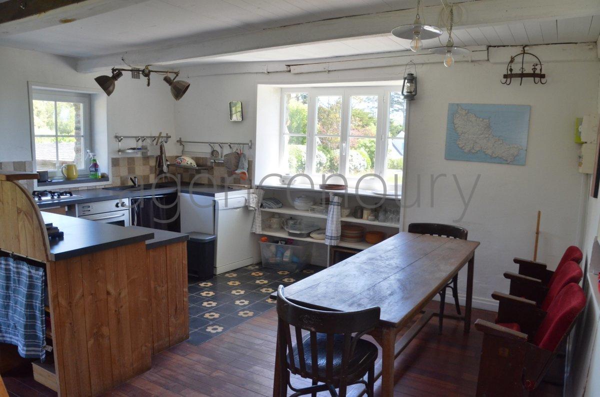 A cinq minutes � pied d'une plage intimiste, cette petite maison ancienne, simple, chaleureuse nous a imm�diatement s�duits.