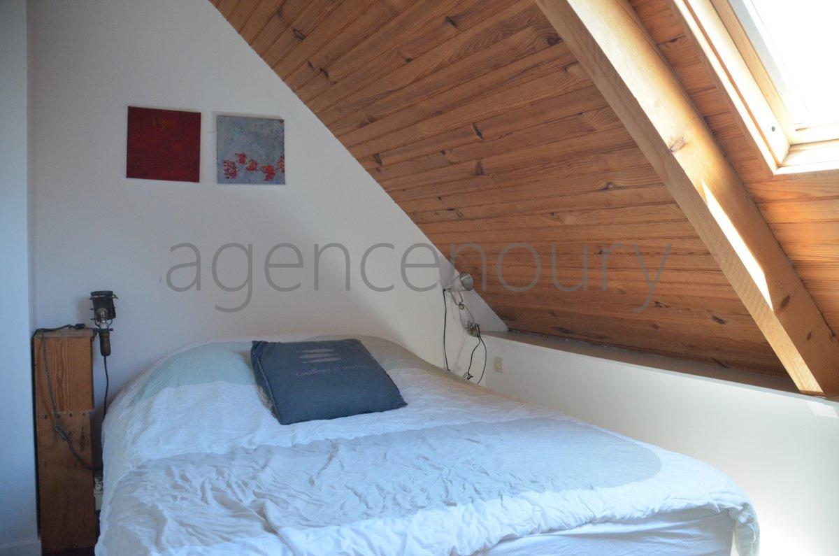 A cinq minutes � pied d'une plage intimiste, cette petite maison ancienne, simple, chaleureuse nous a imm�diatement s�duits.