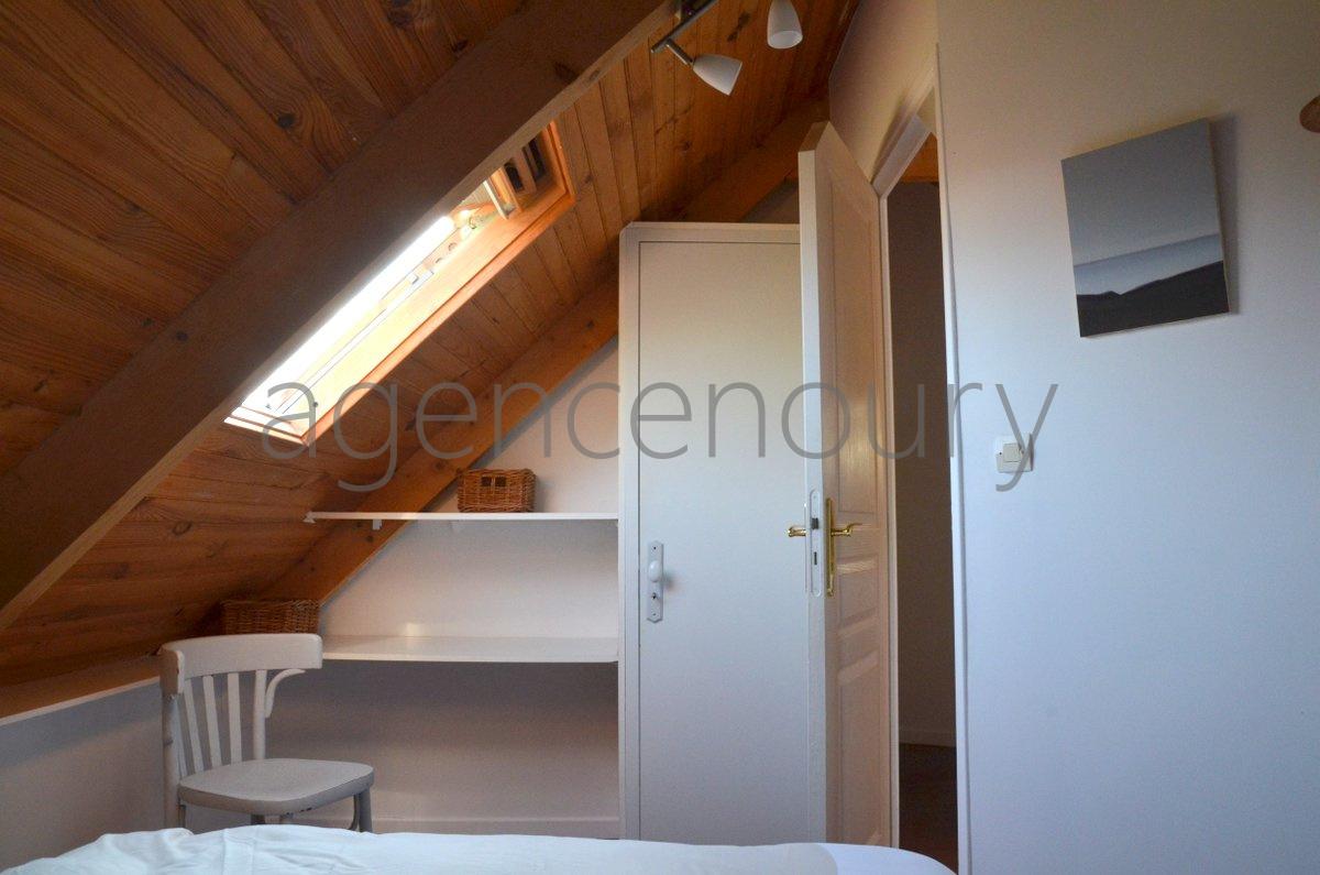 A cinq minutes � pied d'une plage intimiste, cette petite maison ancienne, simple, chaleureuse nous a imm�diatement s�duits.