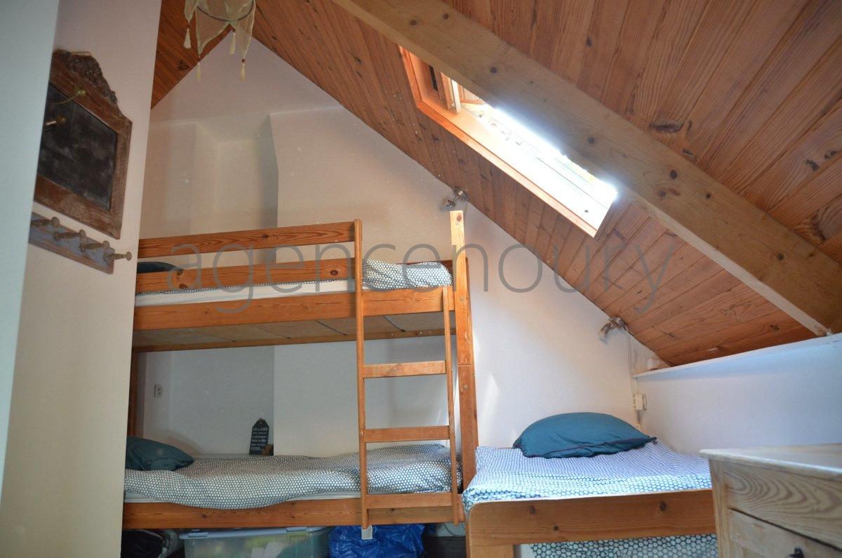 A cinq minutes � pied d'une plage intimiste, cette petite maison ancienne, simple, chaleureuse nous a imm�diatement s�duits.