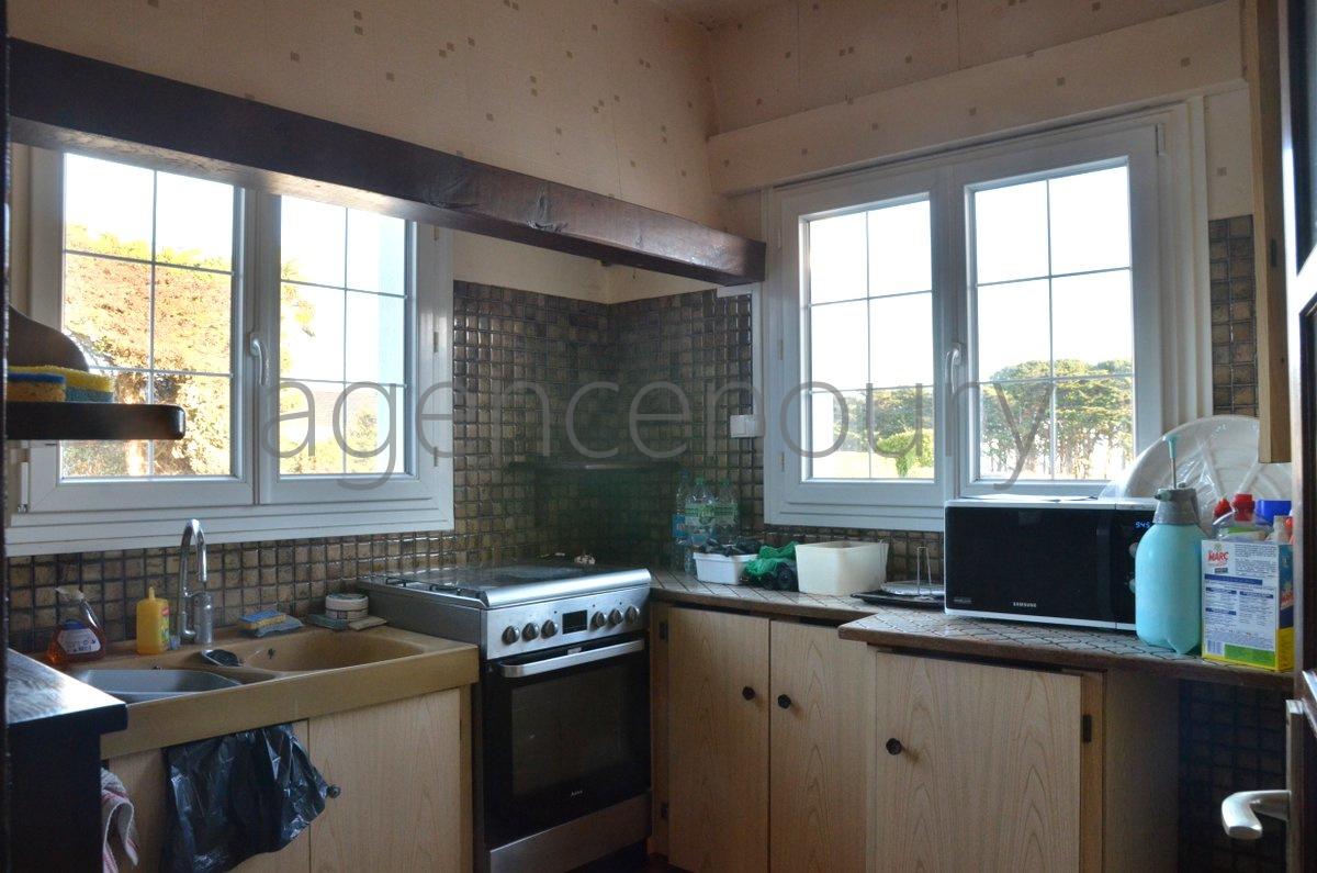 Rares sont les maisons qui offrent � Belle-Ile une telle tranquillit� et un si beau panorama. 