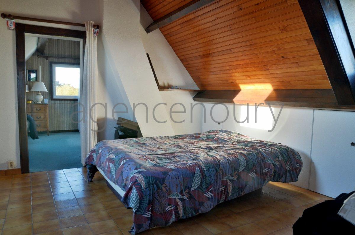 Rares sont les maisons qui offrent � Belle-Ile une telle tranquillit� et un si beau panorama. 