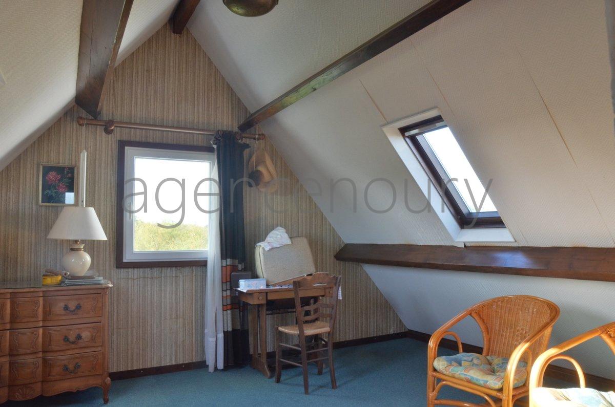 Rares sont les maisons qui offrent � Belle-Ile une telle tranquillit� et un si beau panorama. 