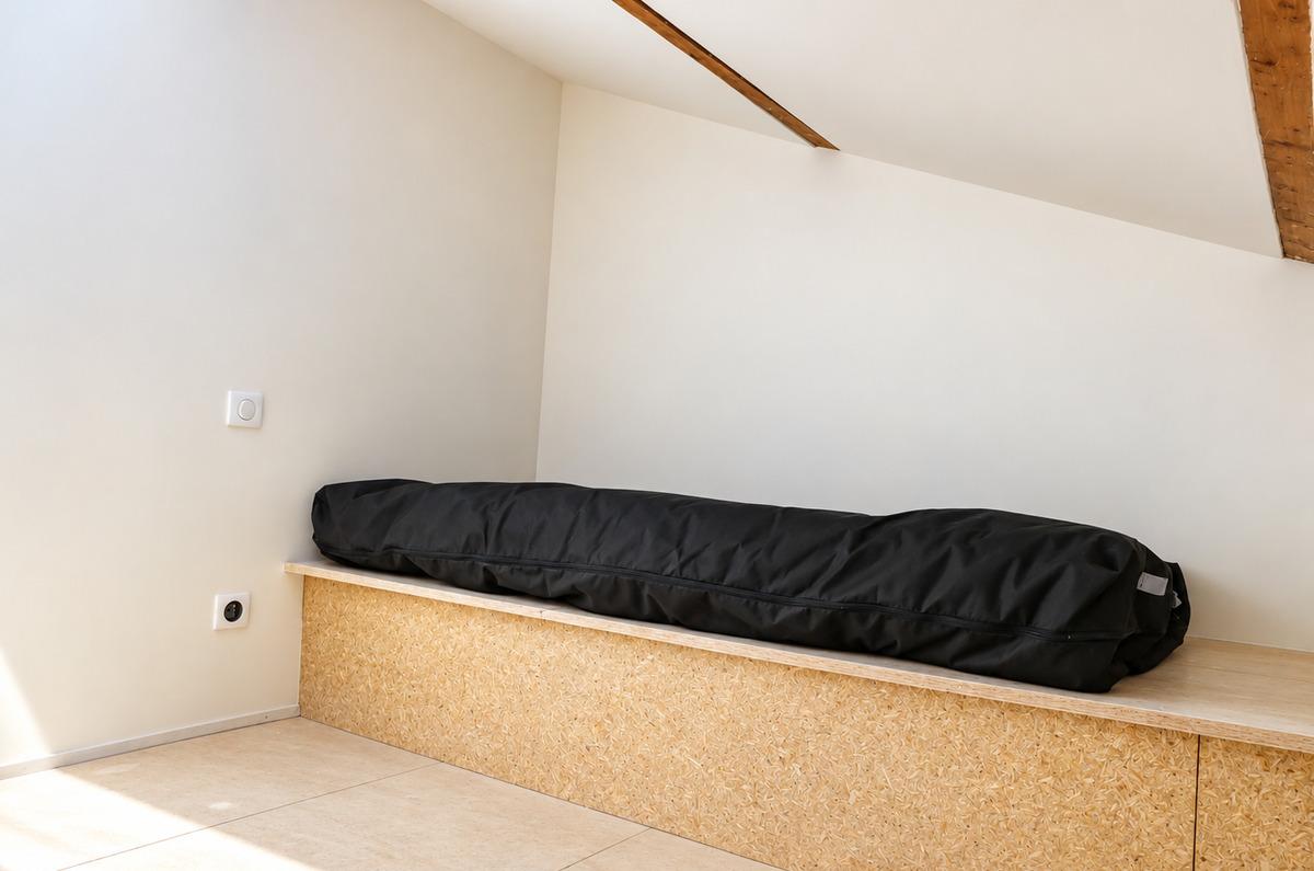 Petit loft neuf, a proximit� du bourg de palais