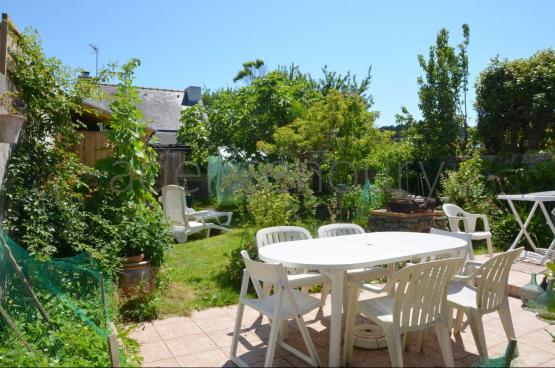 Dote de volumes atypiques, cette maison offre un agrable confort en toutes saisons. 