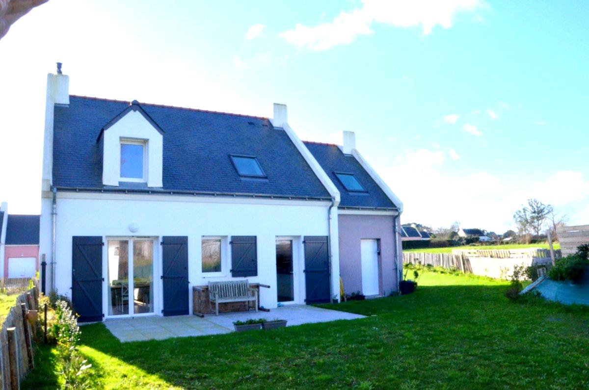 Btie en 2021, cette maison est situe  quelques minutes  pied du cur de Le Palais. 