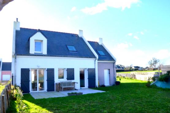 Btie en 2021, cette maison est situe  quelques minutes  pied du cur de Le Palais. 
