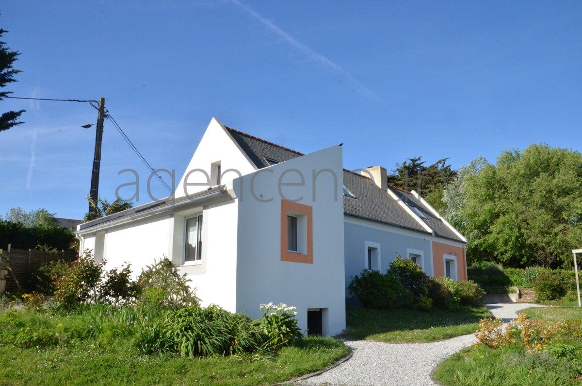 A 500 m�tres du c�ur de Palais, cette maison am�nag�e avec originalit� a �t� con�ue pour offrir confort et luminosit�.. 