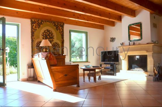 Ds l'arrive on est sous le charme de cette maison accueillante.
