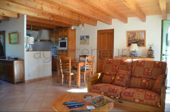 Ds l'arrive on est sous le charme de cette maison accueillante.