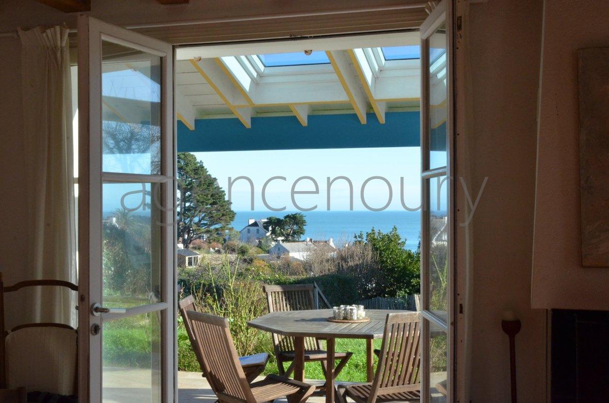 Dominant la mer, au bout d'une impasse, au dessus du port de Sauzon...