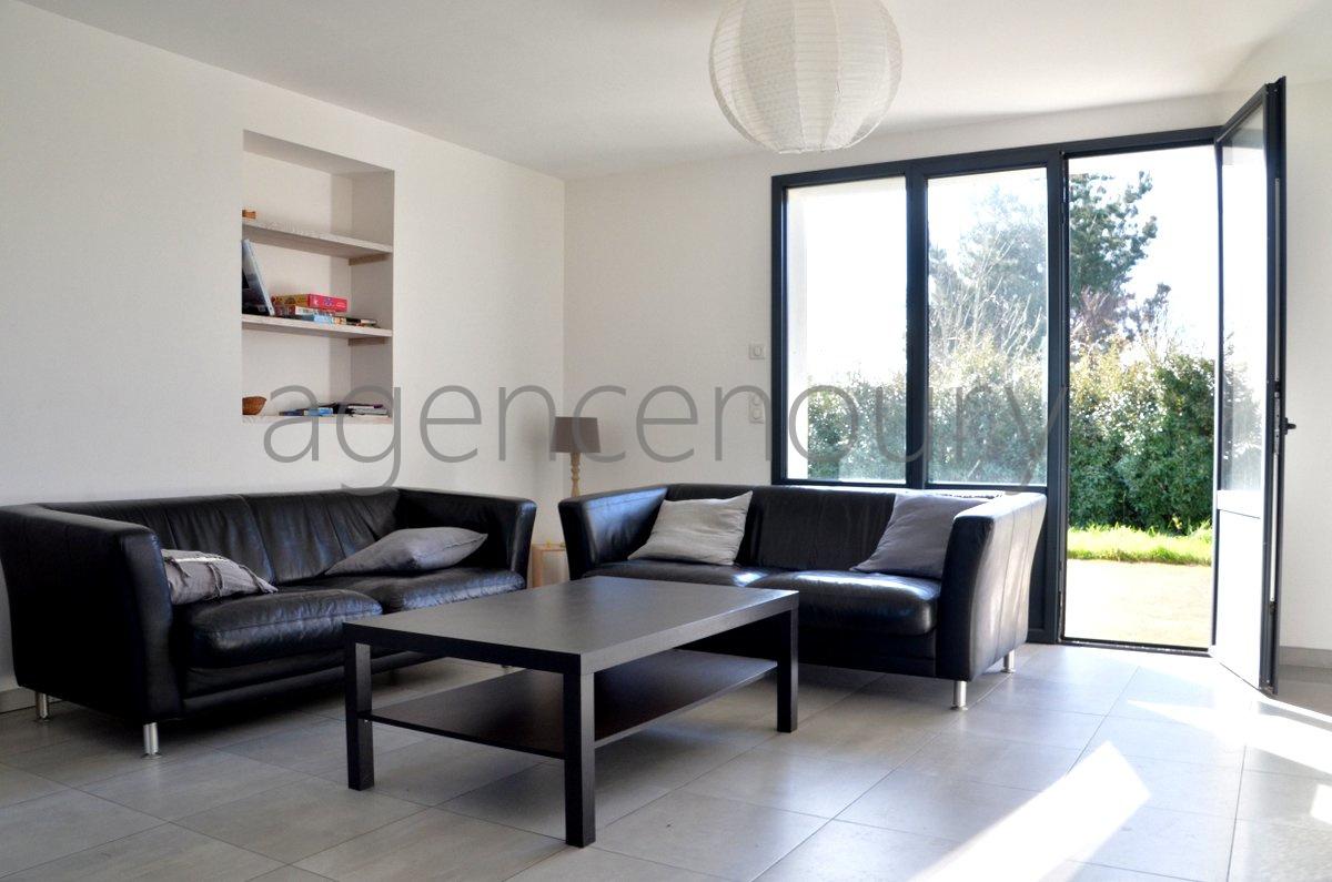 Ses six chambres offrent une rare capacit daccueil. 