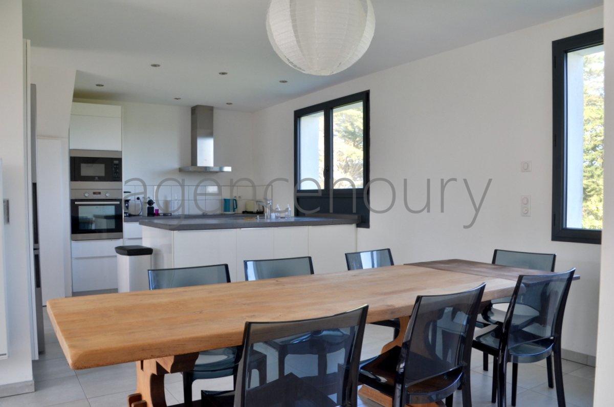 Ses six chambres offrent une rare capacit daccueil. 