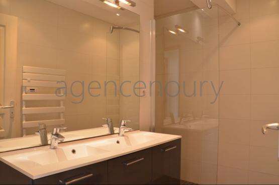 Ses six chambres offrent une rare capacit daccueil. 