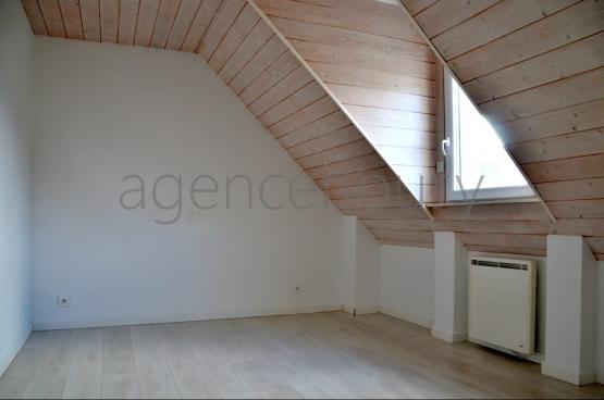 Murement pense pour la vie de famille, immdiatement habitable, voici une maison amnage selon lair du temps, lumineuse et trs confortable.