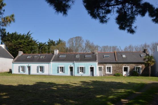 Cet ensemble de trois maisons anciennes offre une grande souplesse d'utilisation.