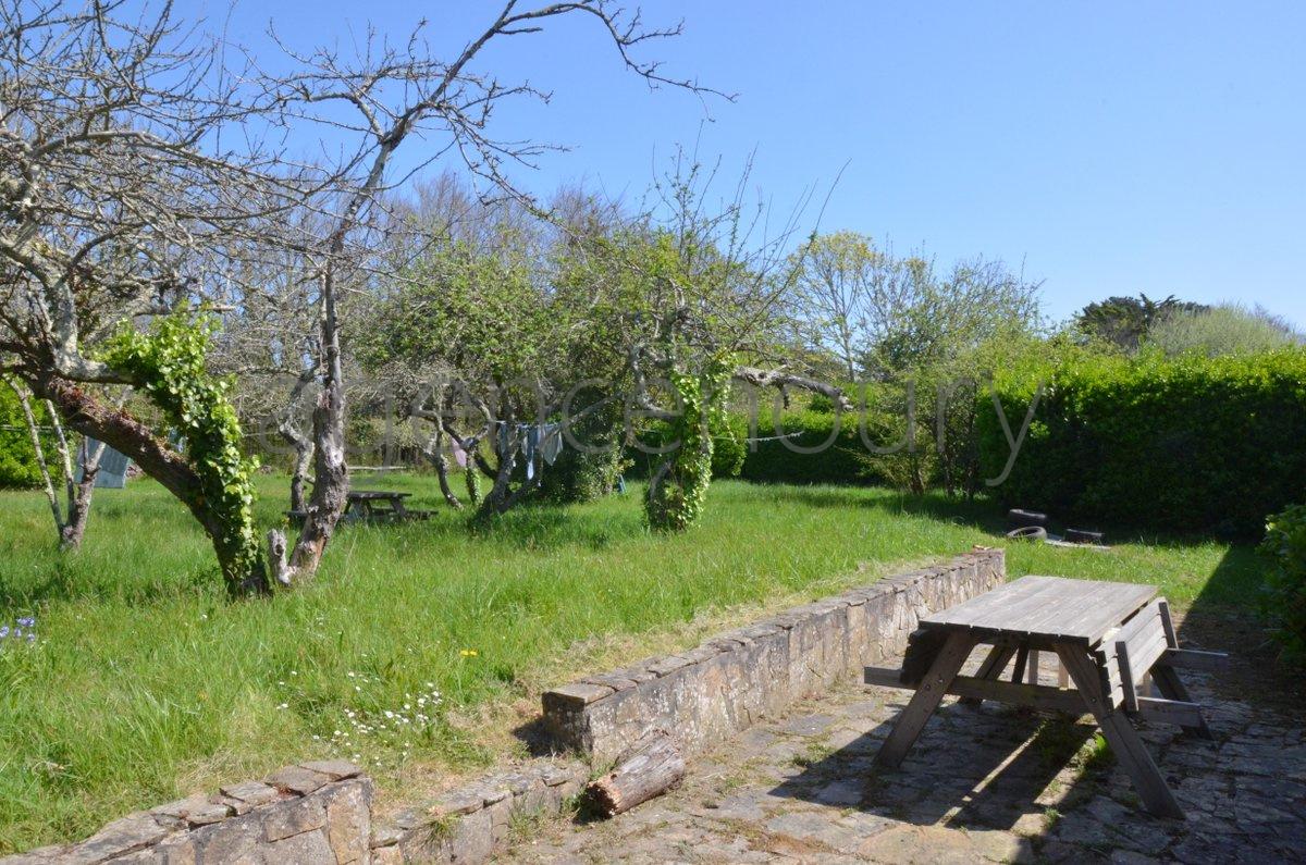 Cet ensemble de trois maisons anciennes offre une grande souplesse d'utilisation.