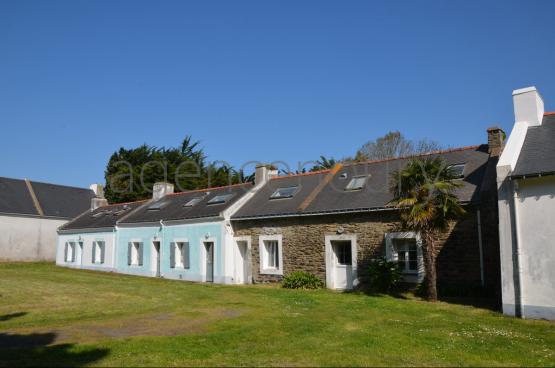 Cet ensemble de trois maisons anciennes offre une grande souplesse d'utilisation.