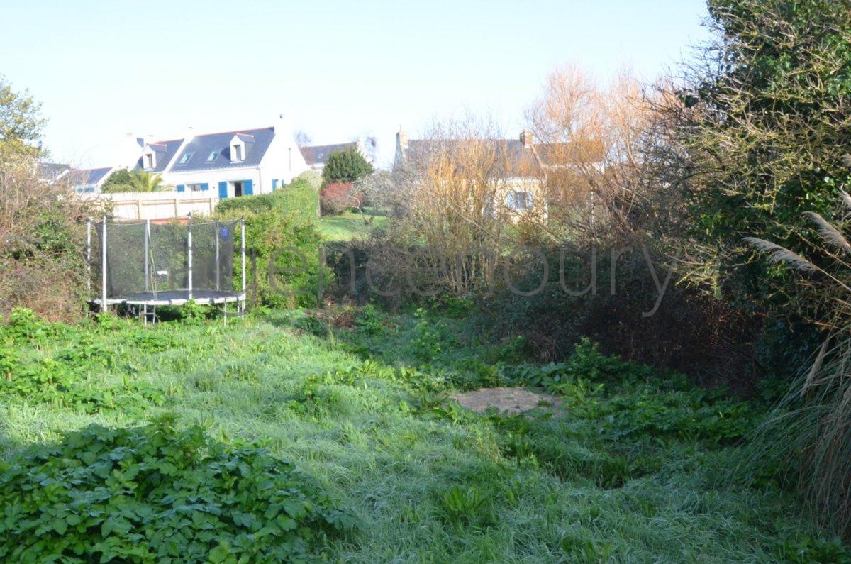 Ce terrain est situ� � 150 m�tres du port de Sauzon.
